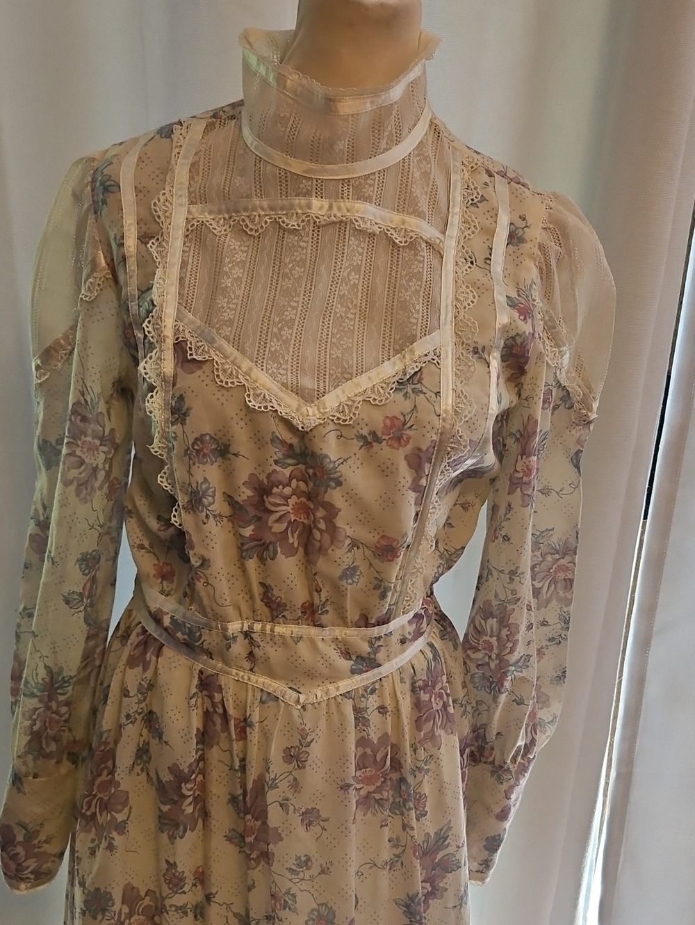 Gunne Sax Floral Maxi 11?